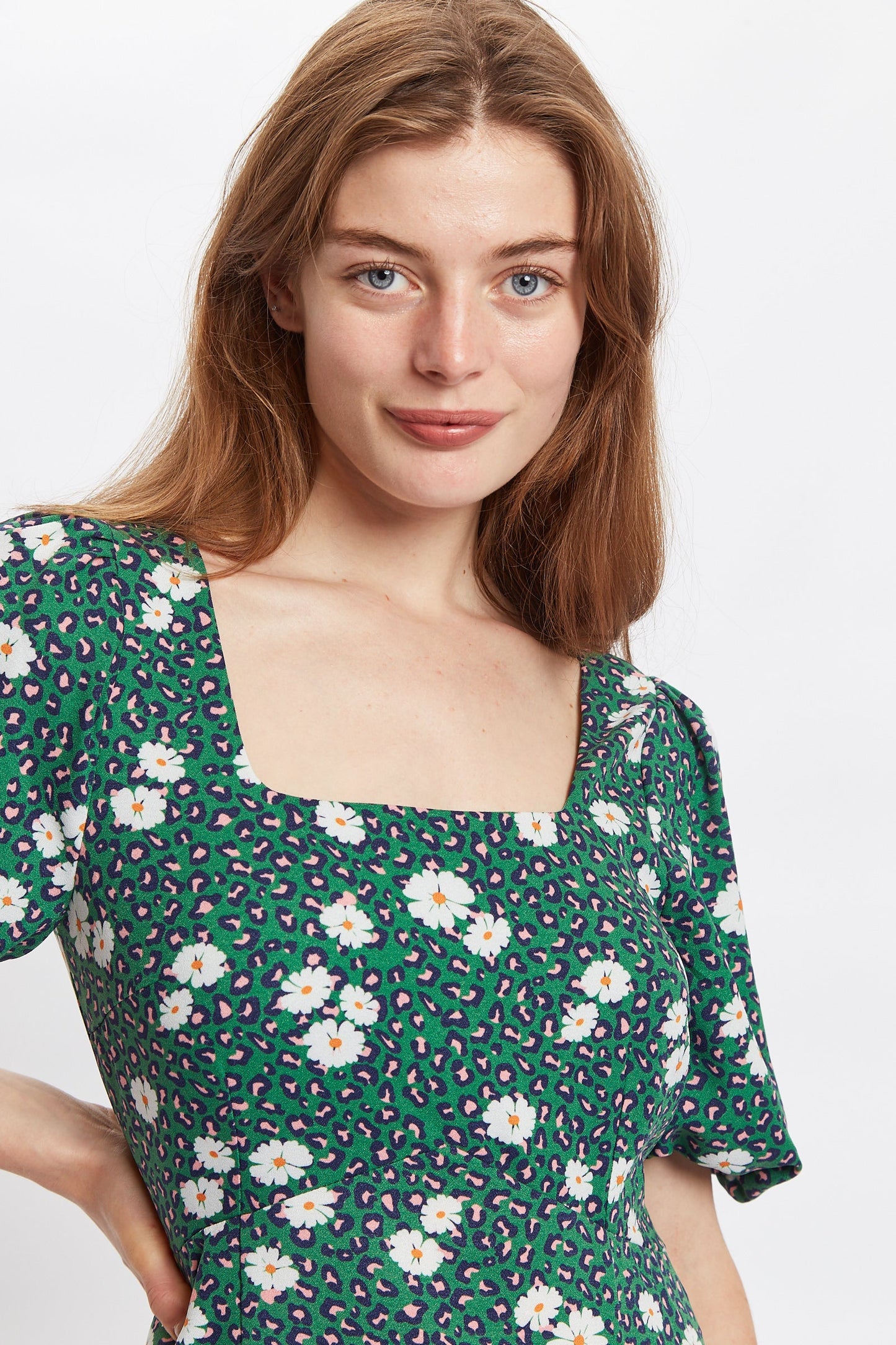 Louche Nadine Roaring Daisy Print Square Neck Balloon Sleeve Midi Dress - Green