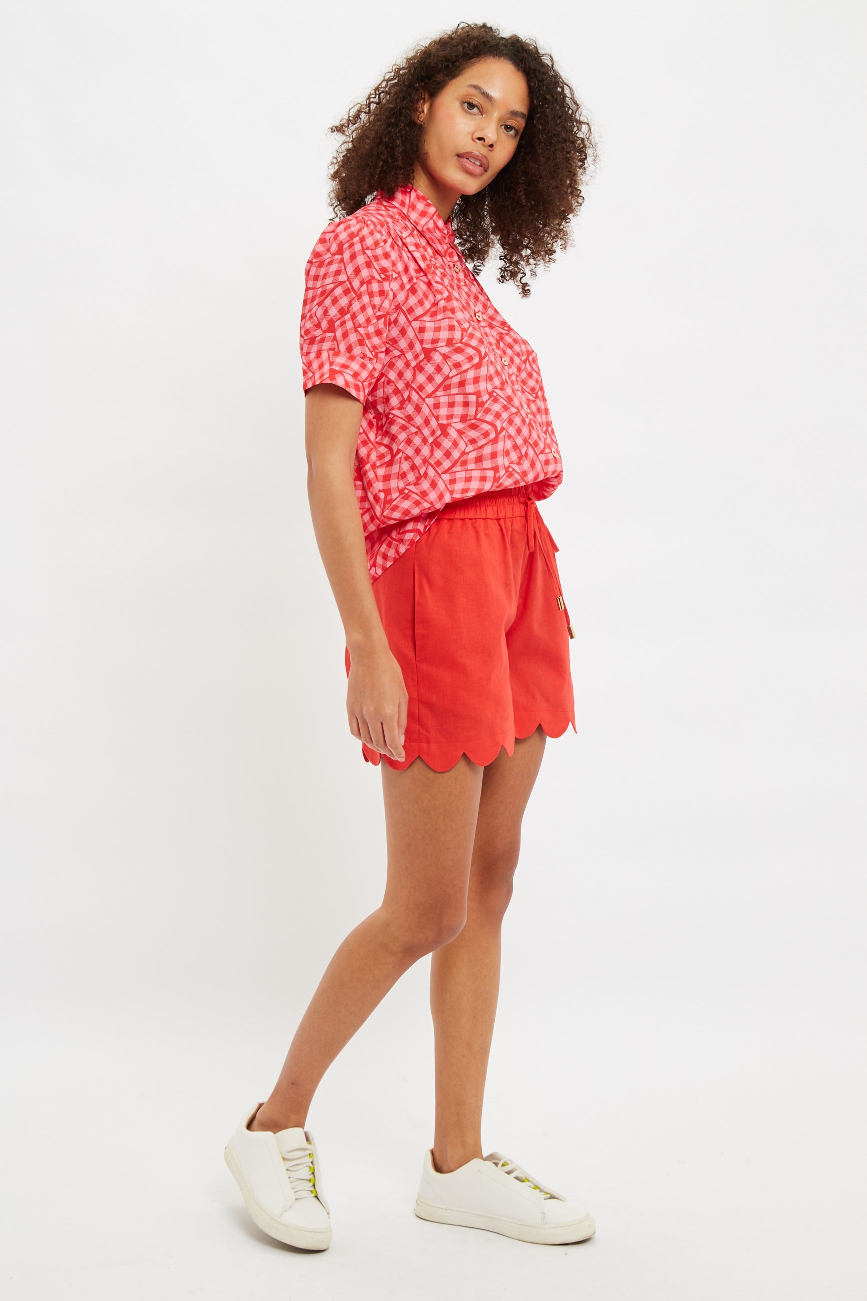 Red pull hot sale on shorts